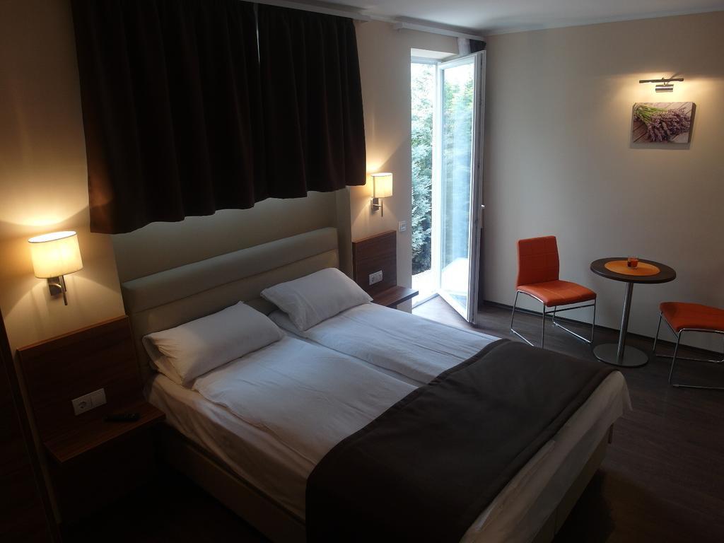 Tip-Top Apartmenthouse Balatonfured Room photo