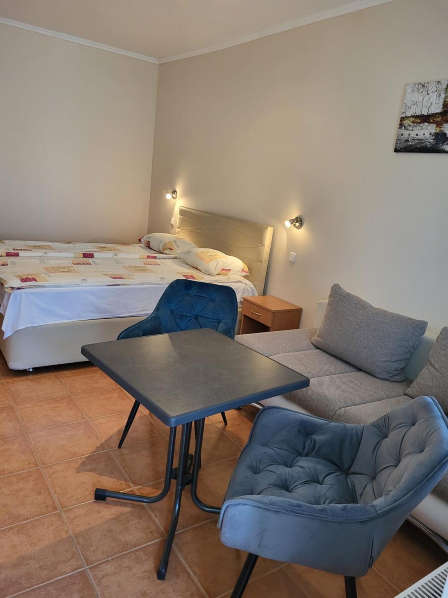 Tip-Top Apartmenthouse Balatonfured Exterior photo