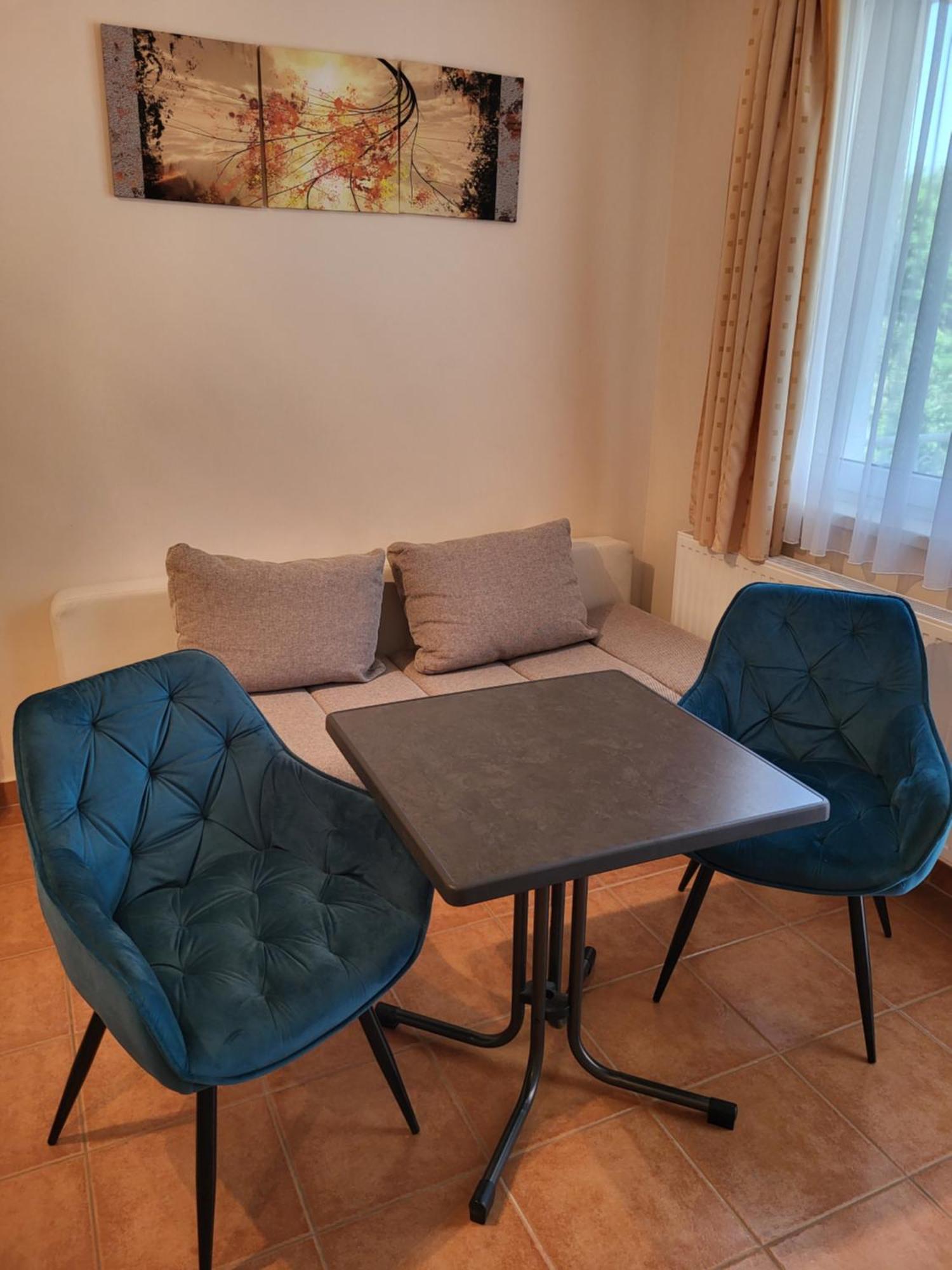 Tip-Top Apartmenthouse Balatonfured Exterior photo