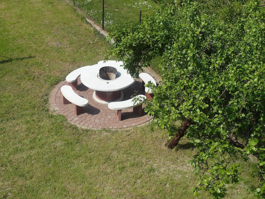 Tip-Top Apartmenthouse Balatonfured Exterior photo